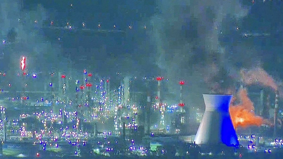 ایران بزرگ‌ترین پالایشگاه نفت رژیم را بمباران کرد