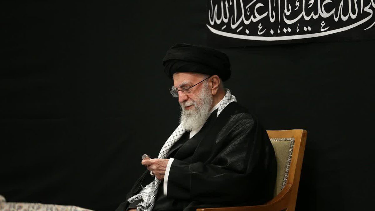 ایستاده در میدان برای ایران؛ پیام‌های حضور خردکننده آیت‌الله خامنه‌ای برای دشمنان