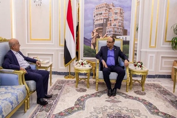 مهدی المشاط، رئیس با صدور فرمانی اعضای دولت «نجات ملی» را تغییر و «احمد الرهوی» را مامور تشکیل «دولت تغییر و سازندگی» کرد.