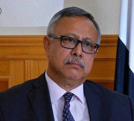 احمد غالب الرهوی، نخست‌وزیر یمن، در مراسم میلاد پیامبر.