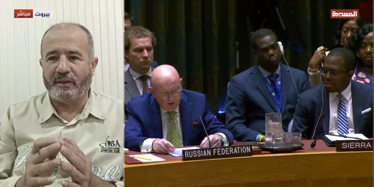 تصویر دکتر محمد هزیمه در حال سخنرانی.