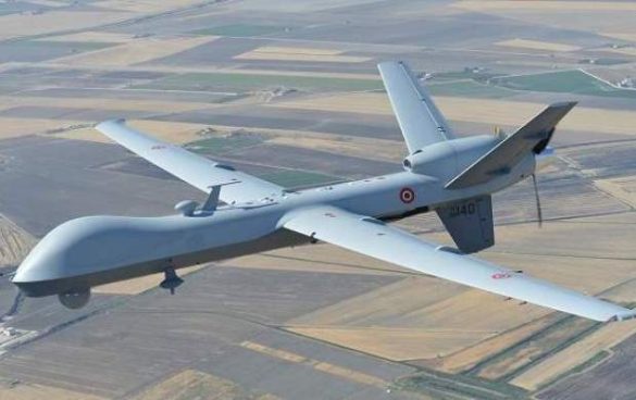 پهپاد یمنی در حال پرتاب، نمادی از استراتژی‌های جدید.