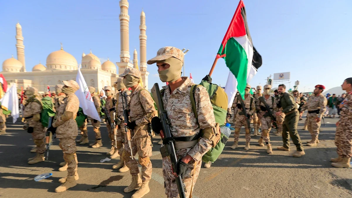 آماده‌سازی نیروهای نظامی برای حمله زمینی در یمن.