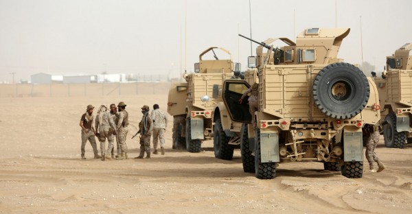 ورود افسران آمریکایی اماراتی و اسپانیایی به ساحل غربی یمن.