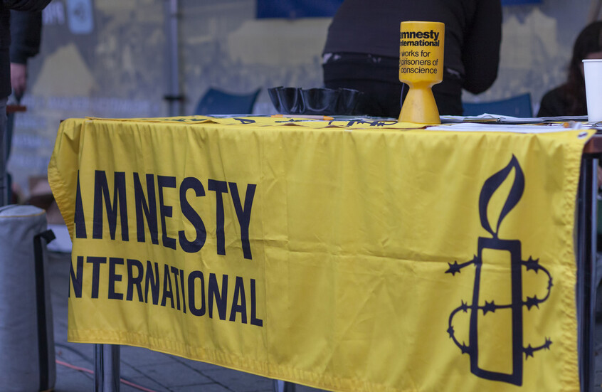 حمله هوایی آمریکا به زندان یمن ممکن است جنایت جنگی باشد 1 حمله هوایی به زندان یمن ممکن است جنایت جنگی باشد.