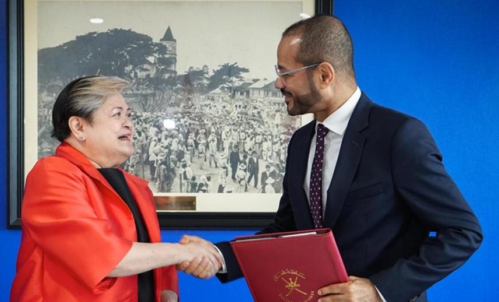 تماس دیپلماتیک عمان و فیلیپین.