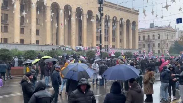 خیزش مردمی در تفلیس.