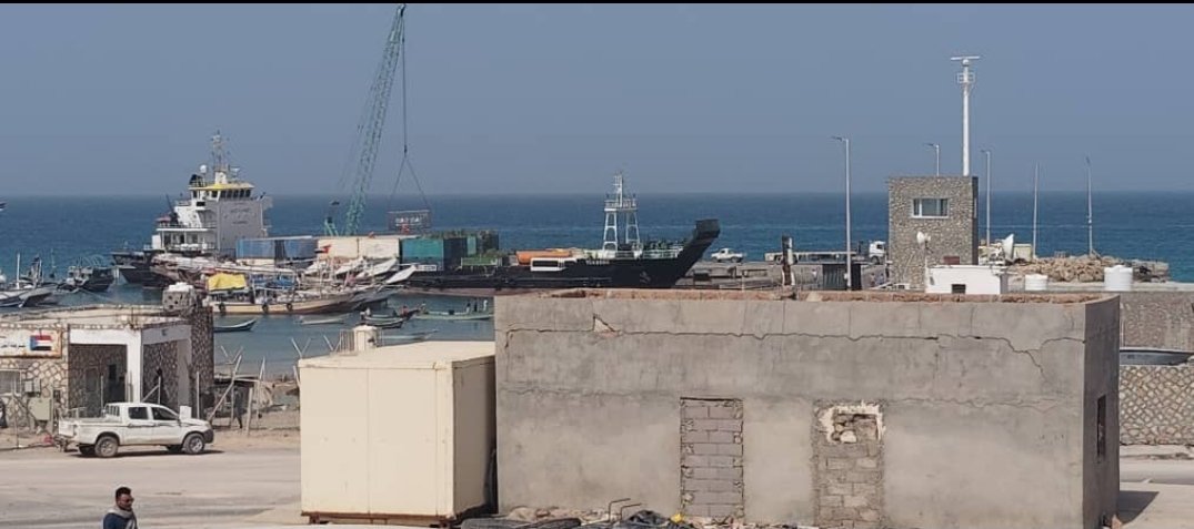 آیا ورود کشتی اماراتی به سقطری، آغاز فروپاشی ائتلاف سعودی-امارات در یمن است؟ 1 ورود کشتی های اماراتی به سقطری.