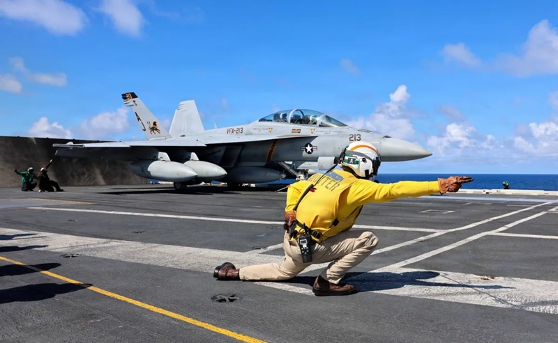 بزرگ نمایی جنگ آمریکا با ایران.